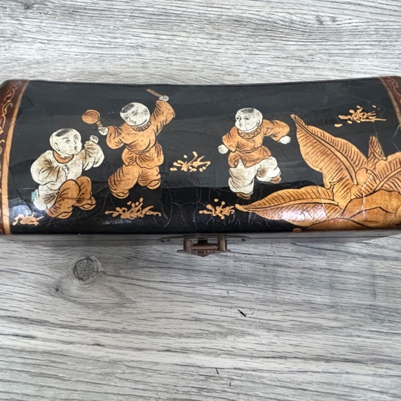 Vintage Chinese. Box for Jewelry and Valuables - Picture 2 of 15